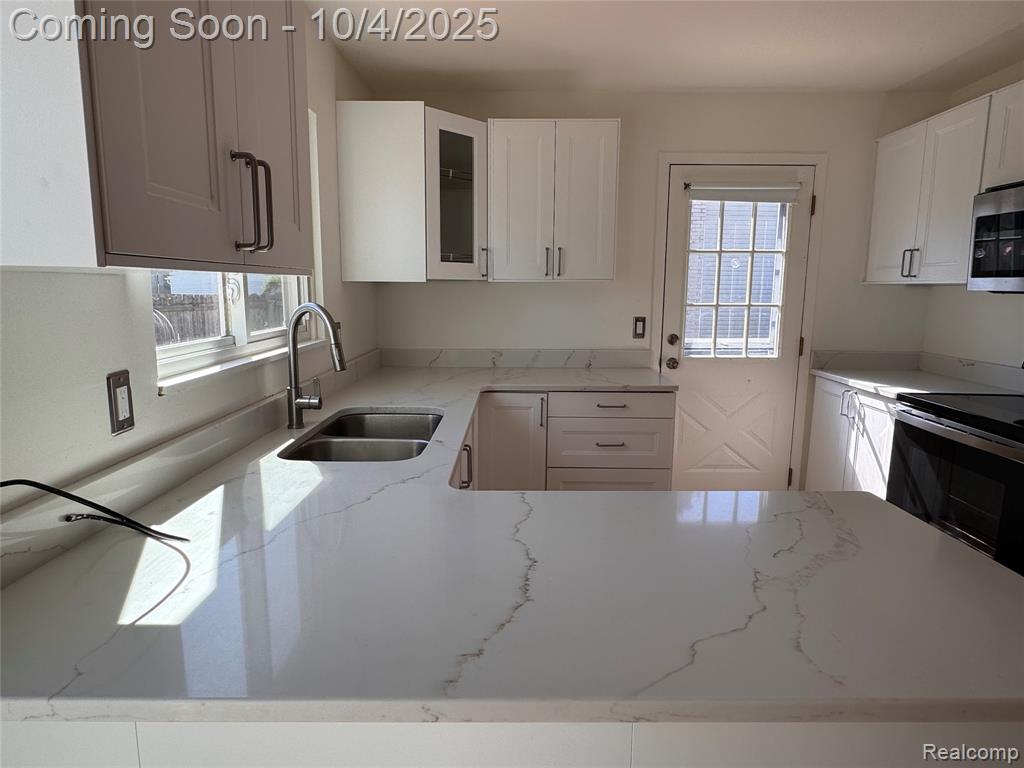 42708 Wilmington Drive, Sterling Heights, MI 48313 — Photo 3