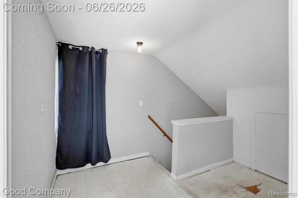 520 E Muir Avenue, Hazel Park, MI 48030 — Photo 20