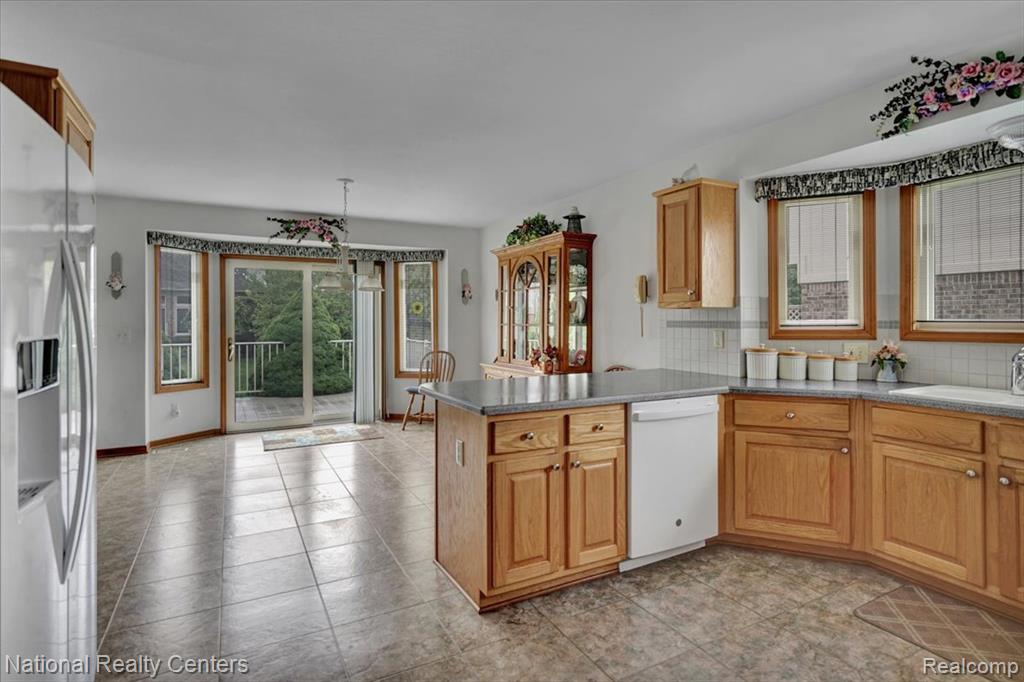 45866 Glen Court, Macomb, MI 48044 — Photo 13
