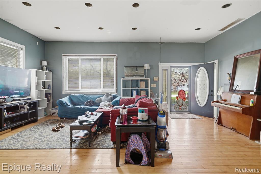 2706 Genes Drive, Auburn Hills, MI 48326 — Photo 8