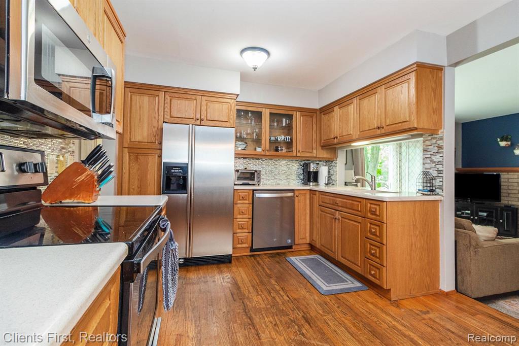 8341 FORREST Drive, Canton, MI 48187 — Photo 9