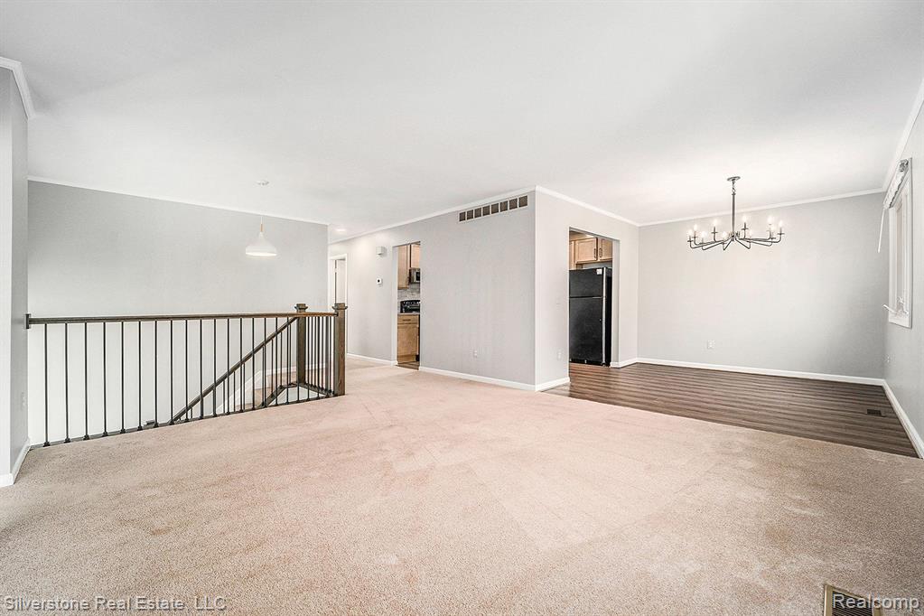 804 DICKSON Lane, Rochester Hills, MI 48307 — Photo 7