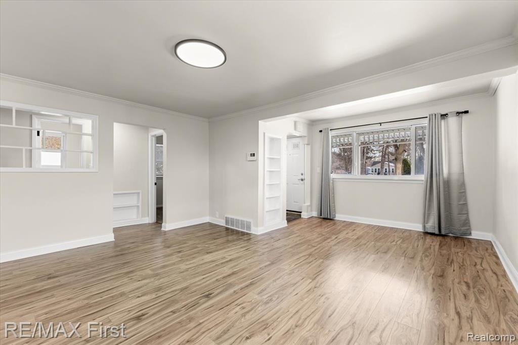 561 Andresen Court, Hazel Park, MI 48030 — Photo 4
