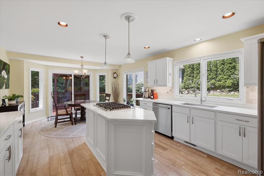 10005 Creekwood Trail, Davisburg, MI 48350 — Photo 24