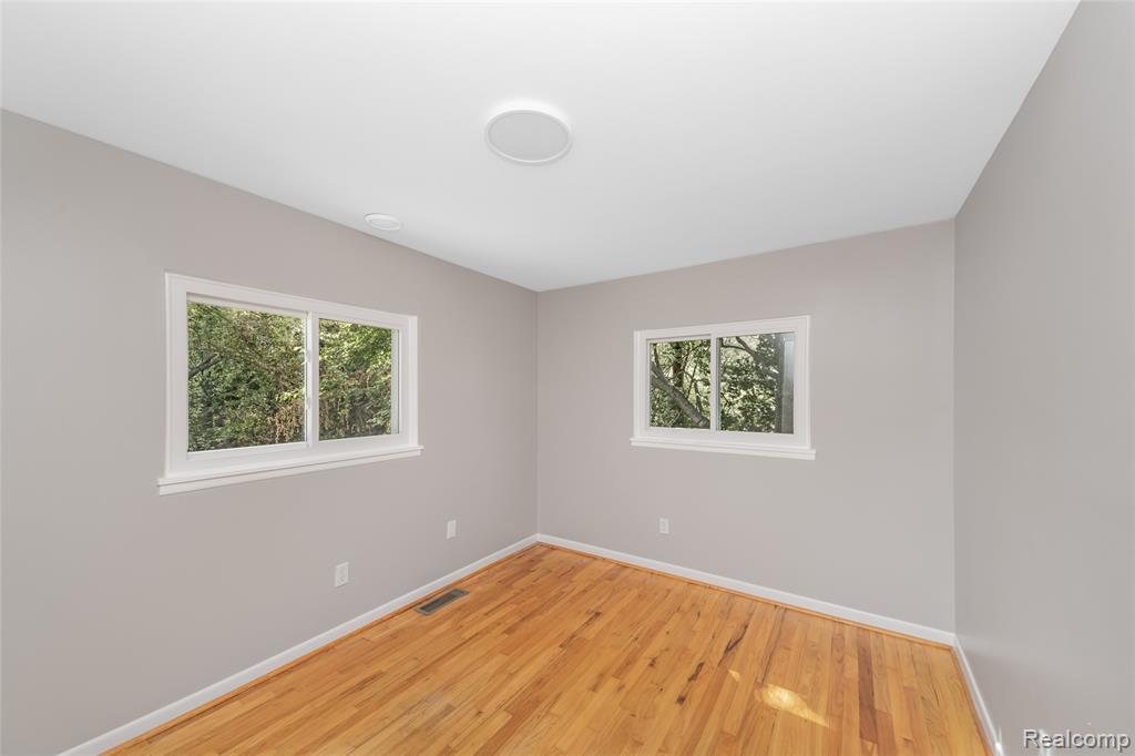8239 Atha Street, White Lake, MI — Photo 12