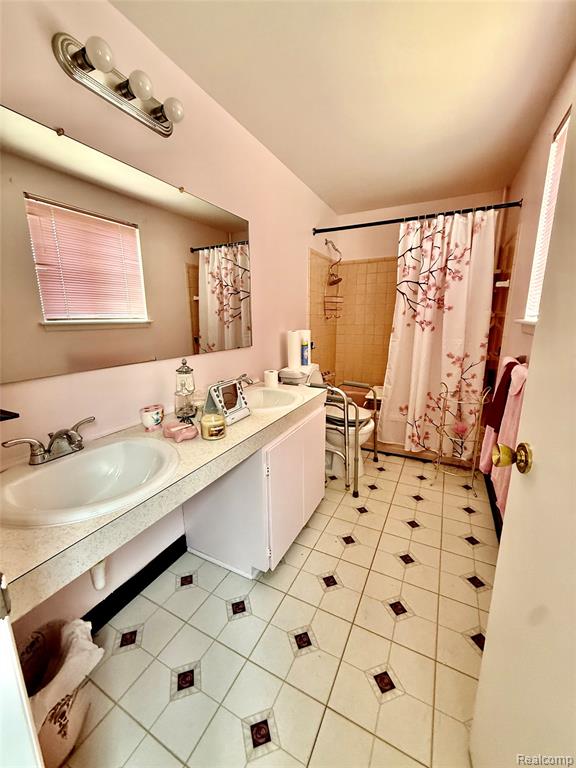 570 Clinton River Drive, Mount Clemens, MI 48043 — Photo 7