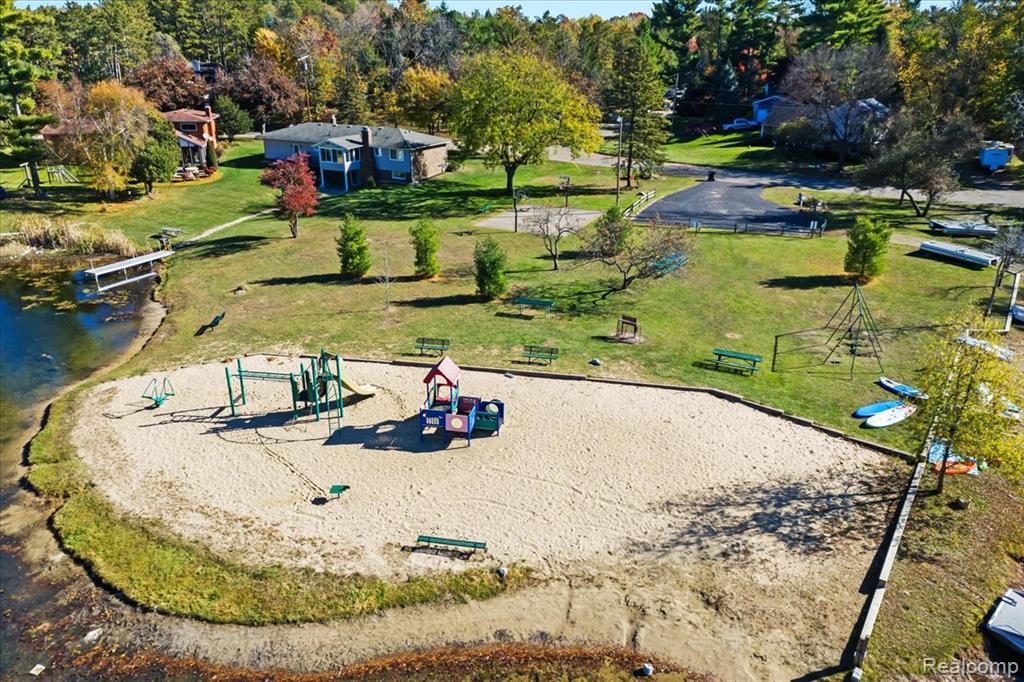 5265 Greenfield Road, Brighton, MI 48114 — Photo 27