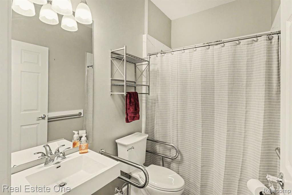 3991 Rainier Drive, 1, Howell, MI 48843 — Photo 12