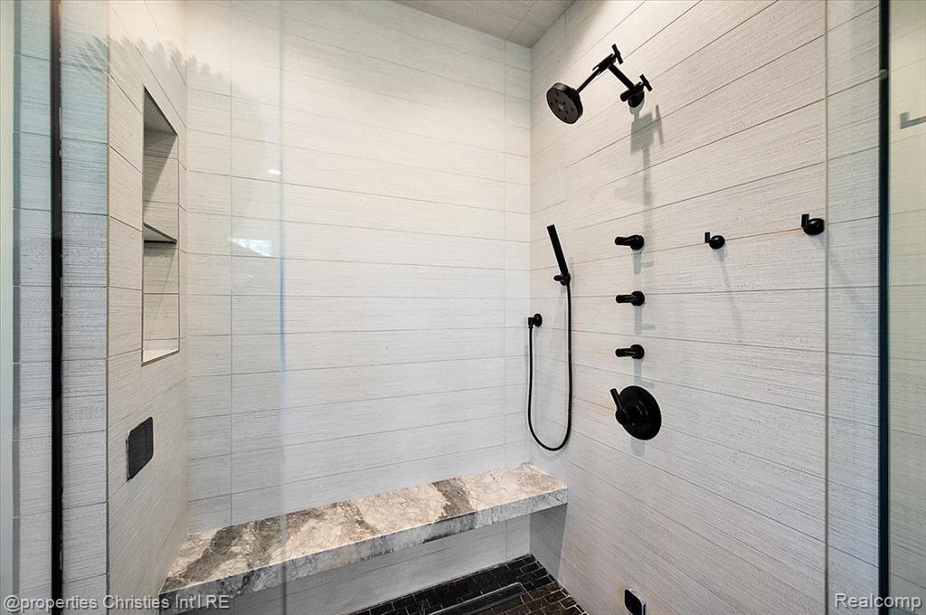 750 Kennebec Court, Bloomfield Hills, MI 48304 — Photo 41