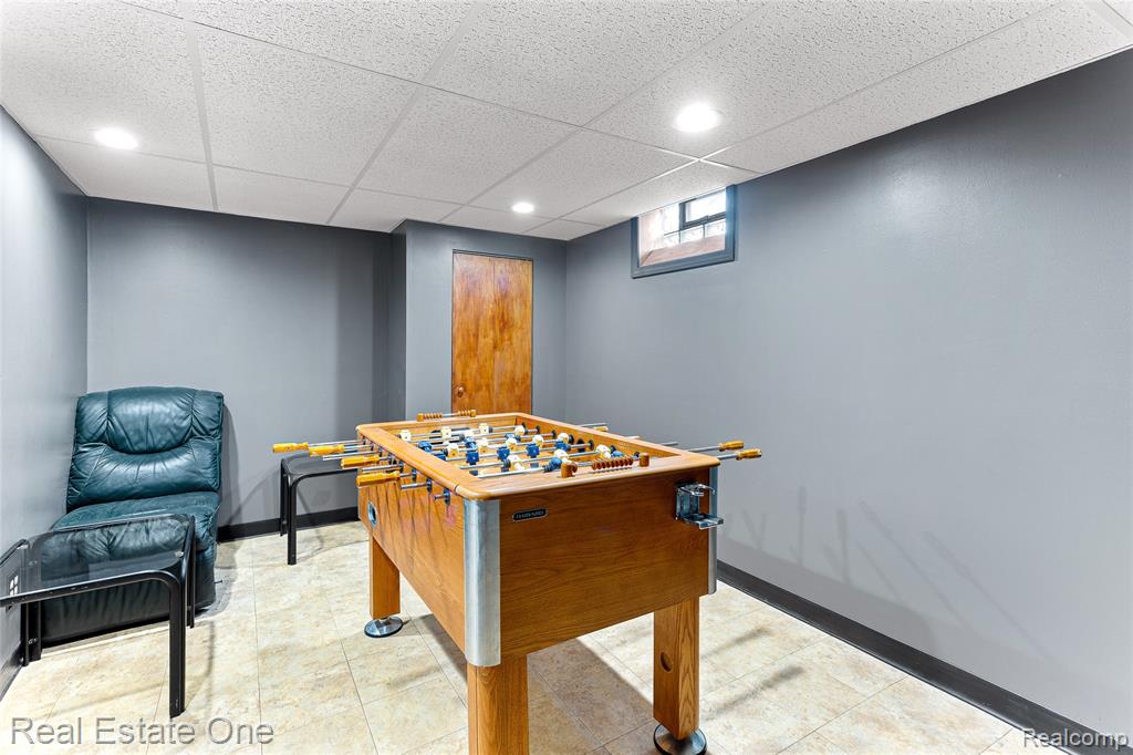 9864 Fox Avenue W, Allen Park, MI 48101 — Photo 23