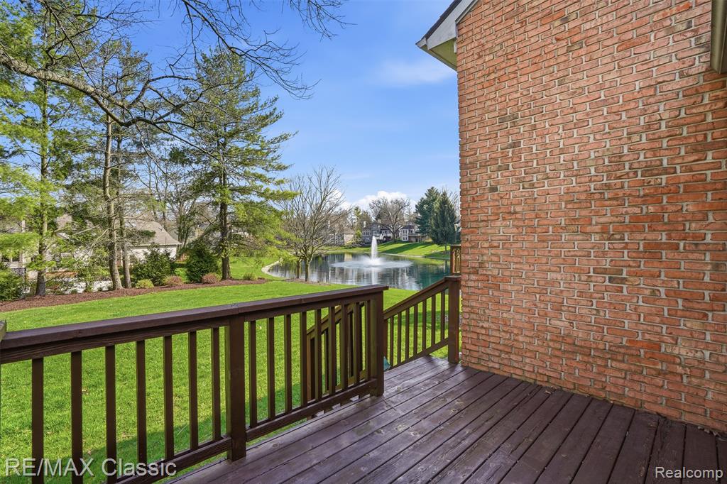 1726 Pondview Lane, Commerce Twp, MI 48382 — Photo 52