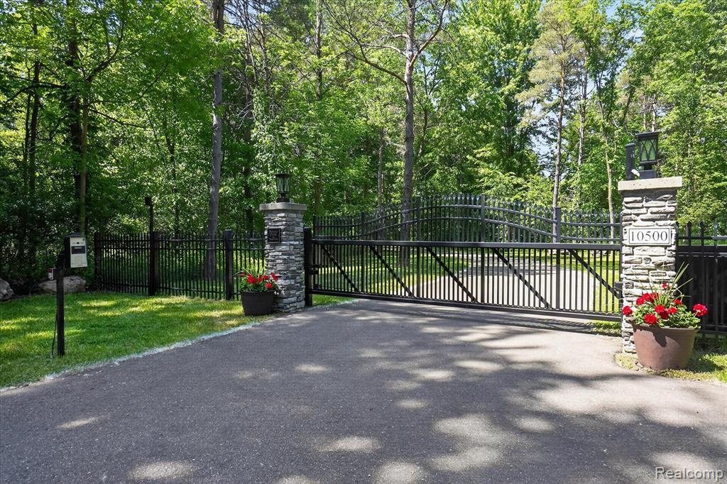 10500 W Grand River Road, Fowlerville, MI 48836 — Photo 14