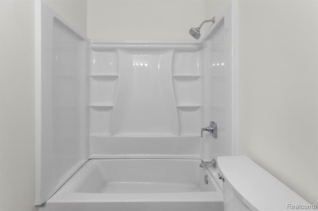 70 Clairmount Ave, Detroit, MI 48202 — Photo 12