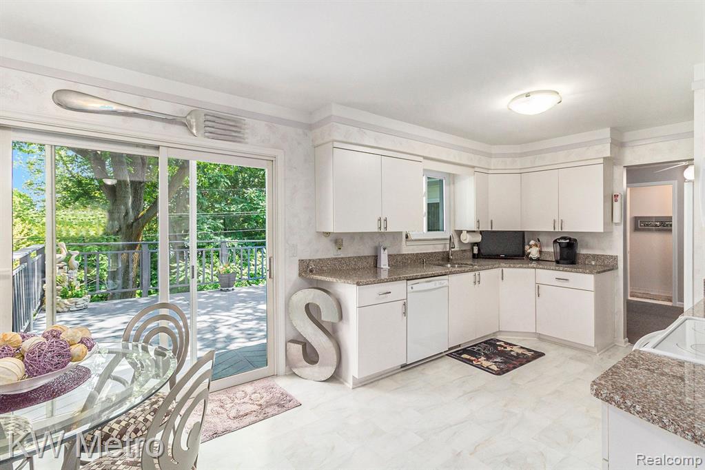 4491 DECKERLAND Street, West Bloomfield, MI 48323 — Photo 6