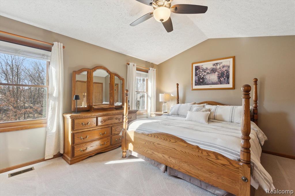 7694 THUNDER BAY Drive, Pinckney, MI 48169 — Photo 24