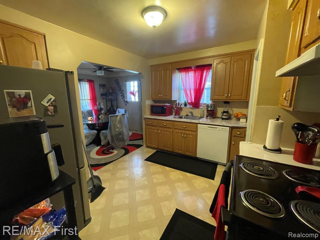 15429 Fairmount Drive, Detroit, MI 48205 — Photo 12