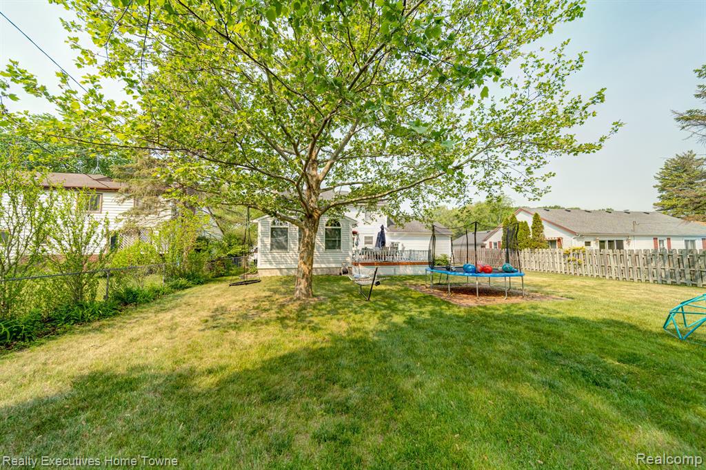 4238 FAIRWAY Drive, Fort Gratiot, MI 48059 — Photo 45