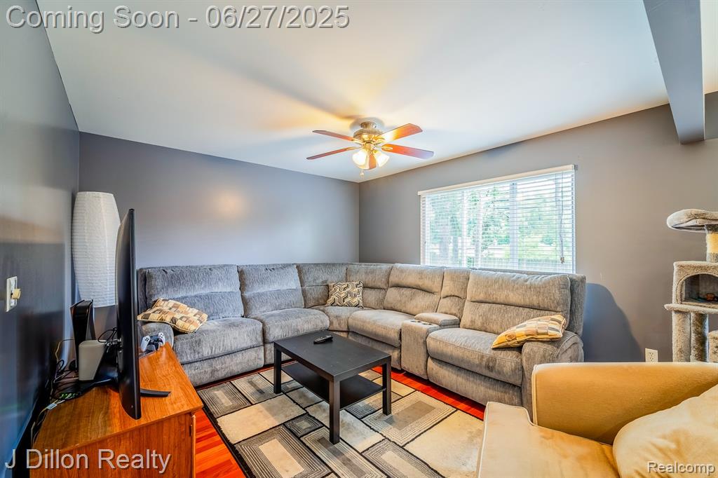 5778 Savoy Drive, Waterford, MI 48327 — Photo 16