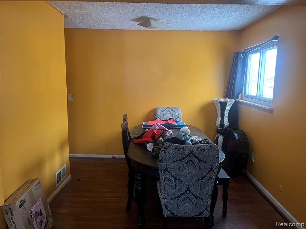 4910 Westpoint Street, Dearborn Heights, MI 48125 — Photo 3