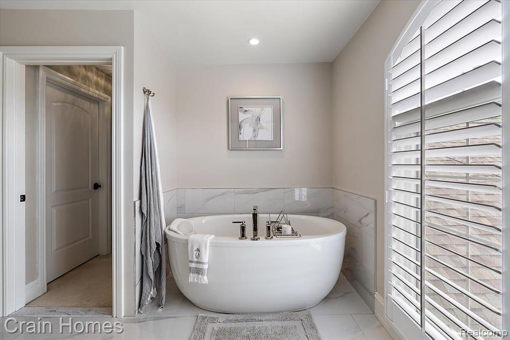 49729 SANDRA Drive, Shelby Twp, MI 48315 — Photo 40