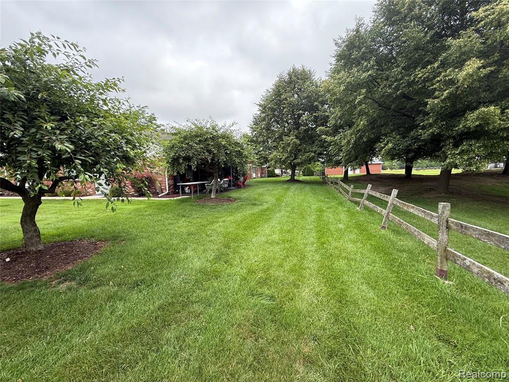 730 Country Club Dr Drive, 36, Saint Clair Shores, MI 48082 — Photo 7