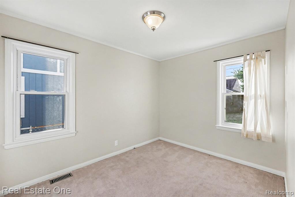 421 W Kalama Avenue, Madison Heights, MI 48071 — Photo 15