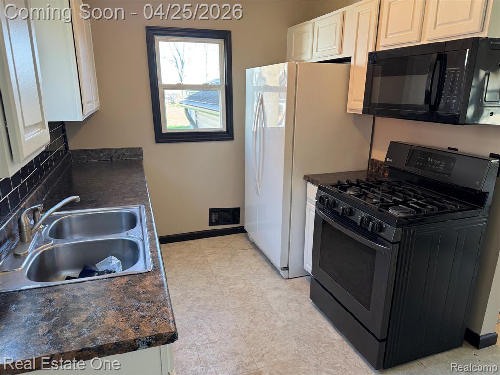 148 Marion Avenue, Waterford, MI 48328 — Photo 19