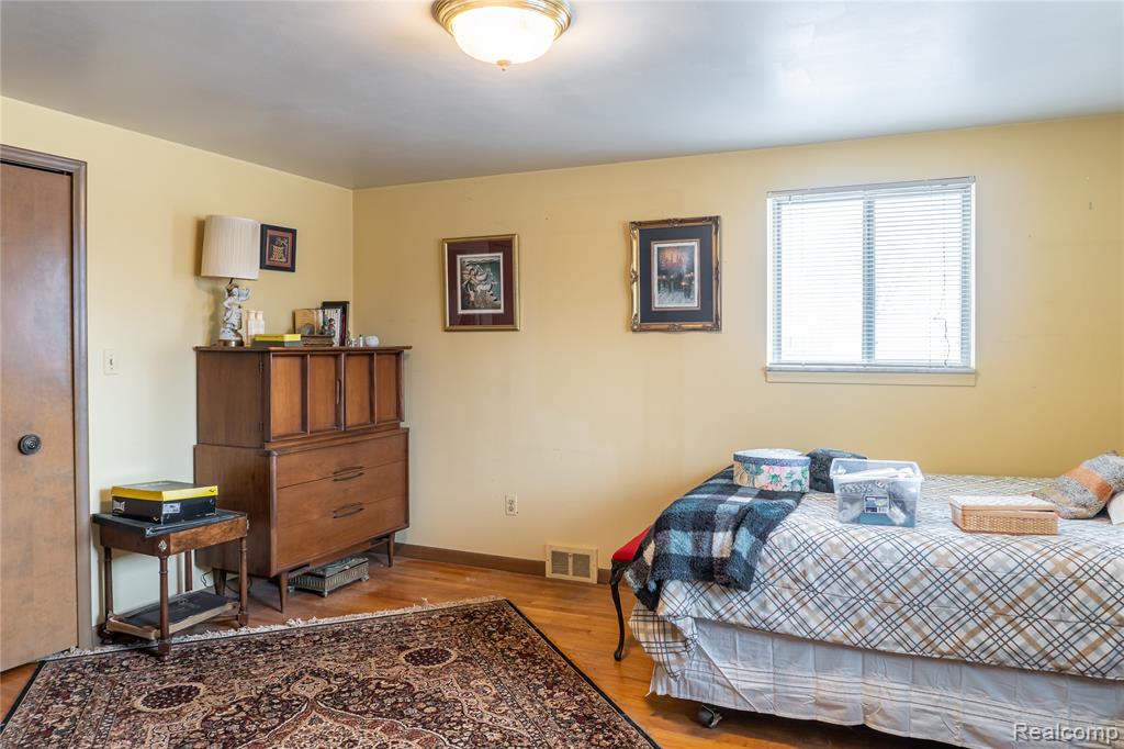 8362 Sunburst, Center Line, MI 48015 — Photo 36