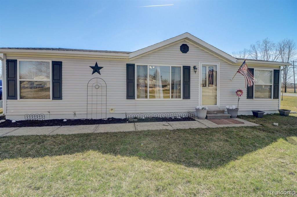 526 W MILL Street, Capac, MI 48014 — Photo 4