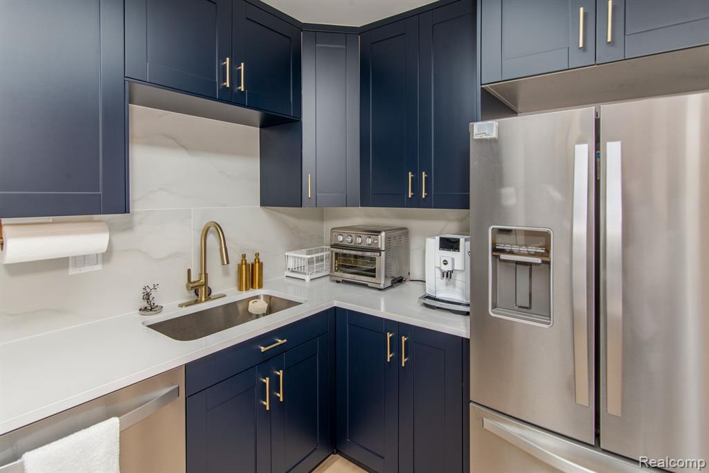 30445 W 14 MILE Road, 52, Farmington Hills, MI 48334 — Photo 9