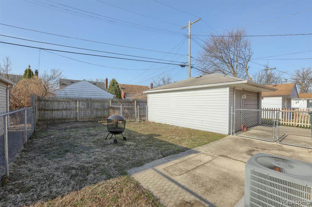 539 FARNHAM Avenue, Lincoln Park, MI 48146 — Photo 26