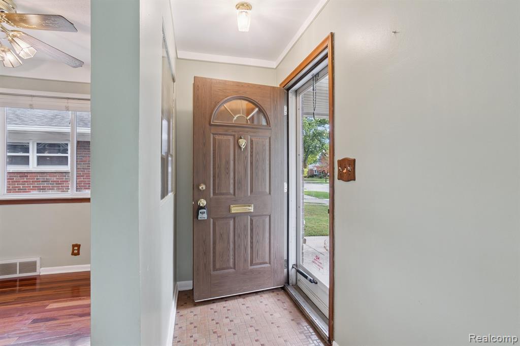 7868 Robinson Avenue, Allen Park, MI 48101 — Photo 2