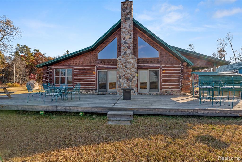 10525 N COOLIDGE Avenue, Harrison, MI 48625 — Photo 3