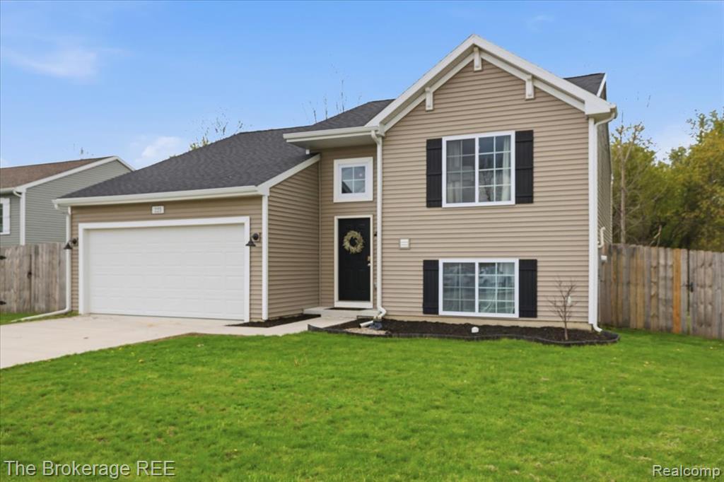 223 Creek Pointe Circle, Durand, MI 48429 — Photo 6