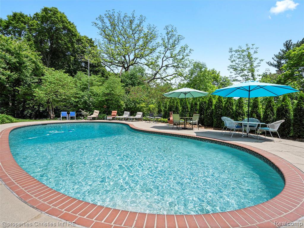 4383 Pine Tree Trail, Bloomfield Hills, MI 48302 — Photo 8