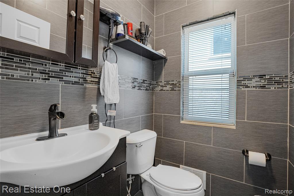 6067 N Vernon Street, Dearborn Heights, MI 48127 — Photo 6