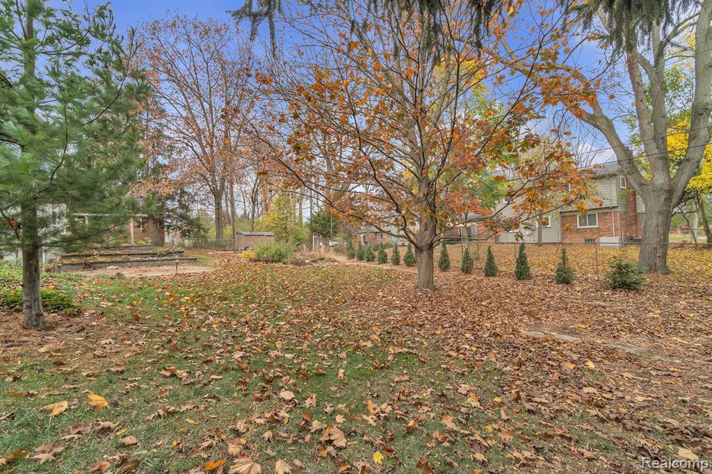 4248 WHITEBIRCH Drive, West Bloomfield, MI 48323 — Photo 49