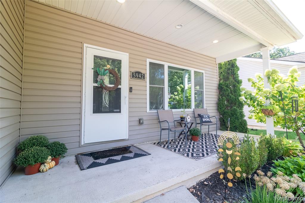 5942 N Walton Street, Westland, MI — Photo 2