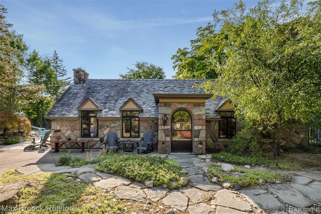 16281 Fairfax Street, Southfield, MI 48075