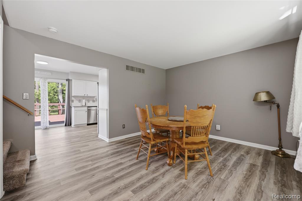 5069 Warmbriar Drive, White Lake, MI 48383 — Photo 5