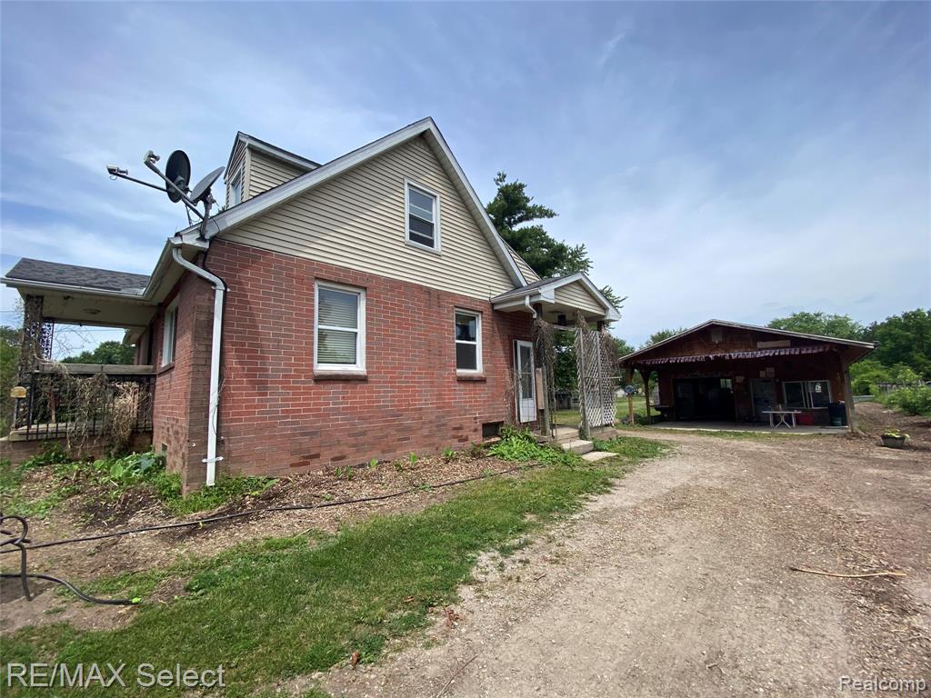 5151 Kendall Drive, Burton, MI 48509 — Photo 6