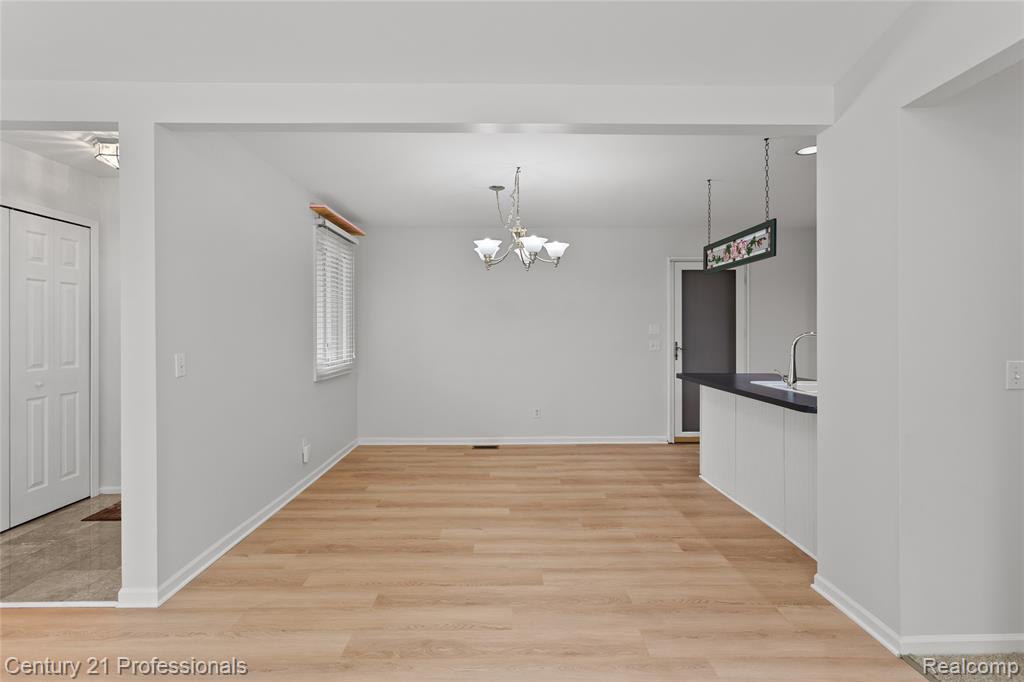 18344 Greenmeadow Drive, Clinton Twp, MI 48038 — Photo 8
