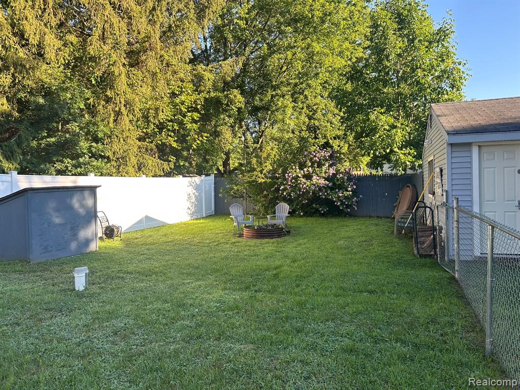 526 Cherokee Bend, Howell, MI 48843 — Photo 25