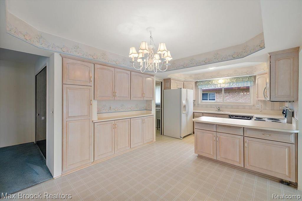 6288 CRESCENT WAY Drive, Troy, MI 48085 — Photo 30