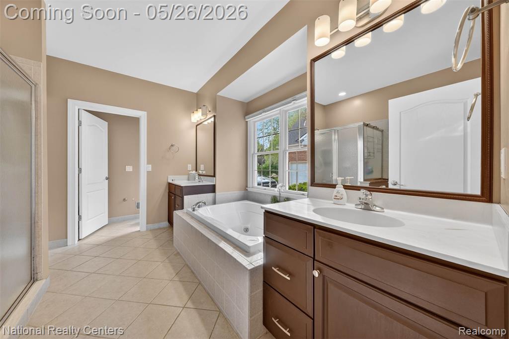 45907 Riviera Drive Drive, Northville, MI 48168 — Photo 26