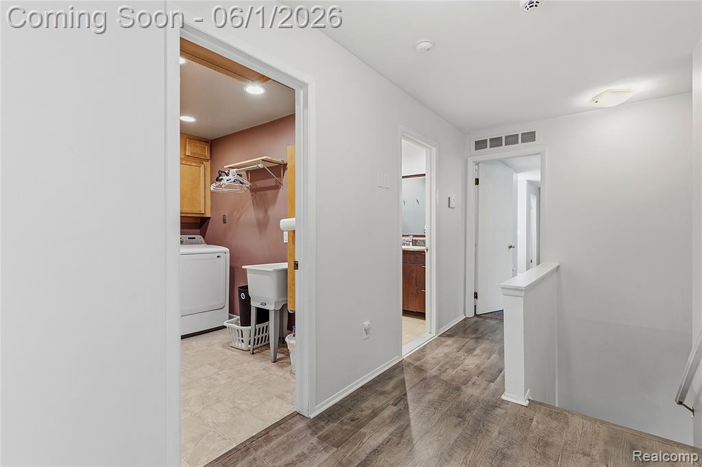 5389 Fox Ridge Circle, West Bloomfield, MI — Photo 23