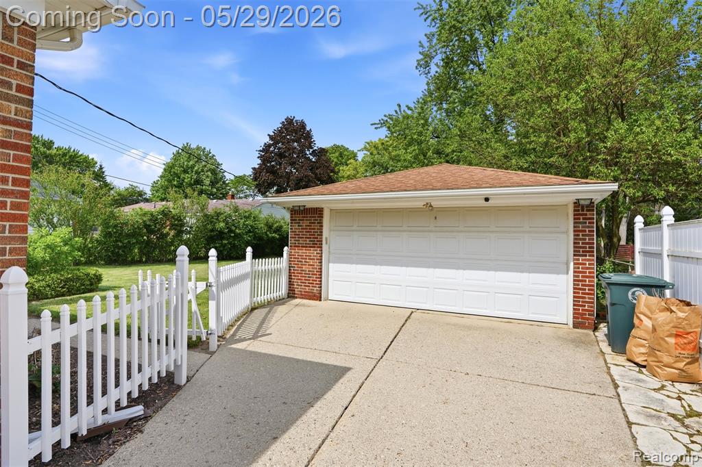 14338 Shadywood Drive, Plymouth, MI 48170 — Photo 25