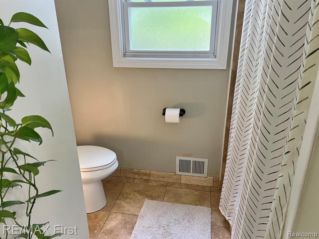 908 Marywood Drive, Royal Oak, MI 48067 — Photo 15