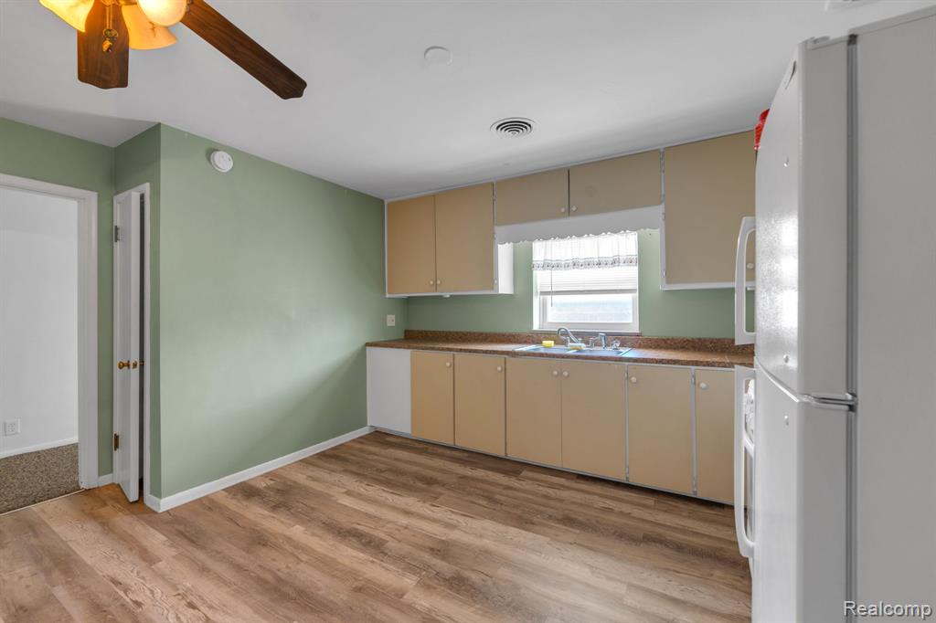 5223 Allen Road, Allen Park, MI 48101 — Photo 8
