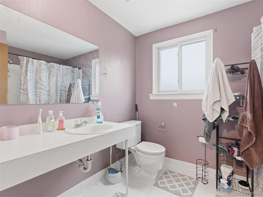 8207 Dartmouth Avenue, Warren, MI 48093 — Photo 14
